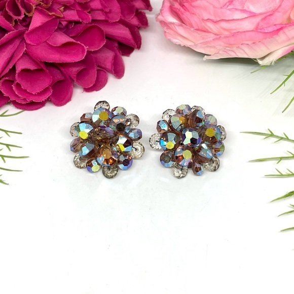 Vintage Jewelry - VINTAGE⚜️Kaleidoscope Aurora Borealis Crystal Clip Earrings